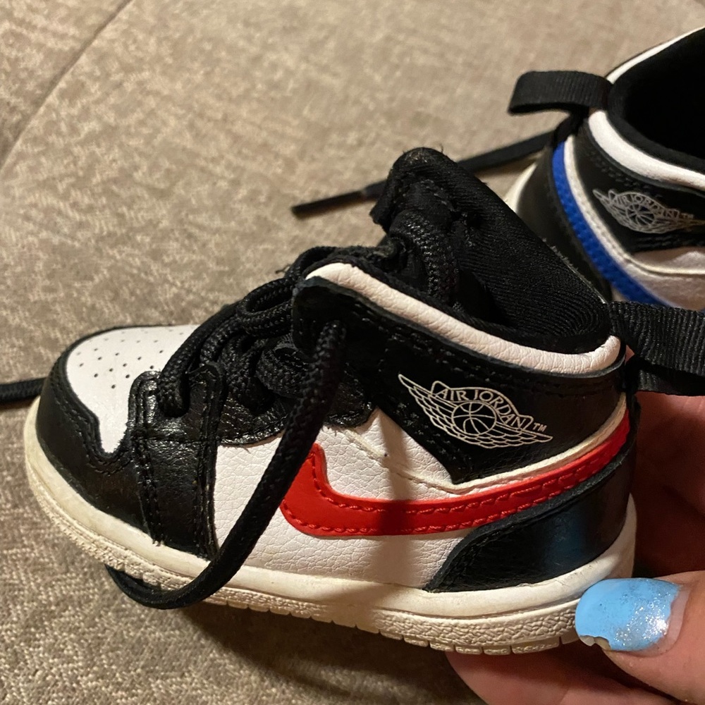 Multiple colored Nike shoes